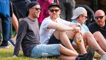 Avslapping i gresset på Hove Rock 2025