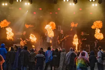 Pyro over hele scenen på Hove Rock 2026